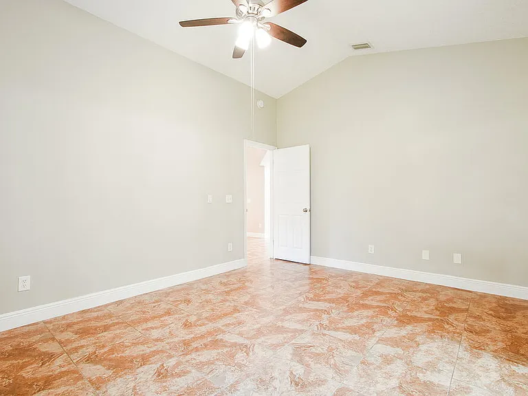 1001 Manigan Ave — Photo 11