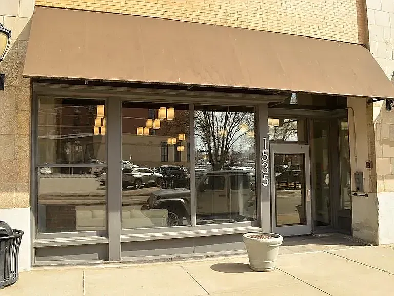 1 bed, 904 sqft, $1,820 — Photo 2