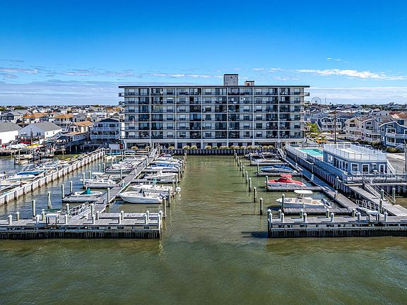 3rd image of 336 Bay Ave APT 704