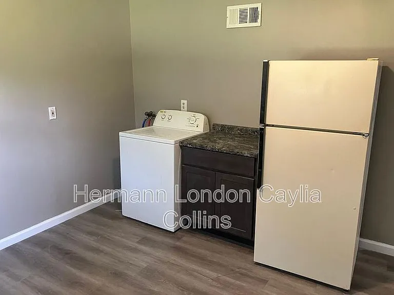 9859 Vickie Pl — Photo 12