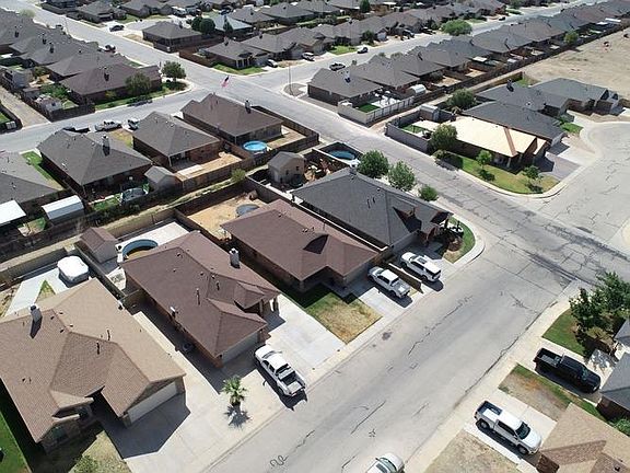 3rd image of 9302 Hawthorne Ct