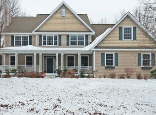 7041 Inverness Dr, Kalamazoo, MI 49009