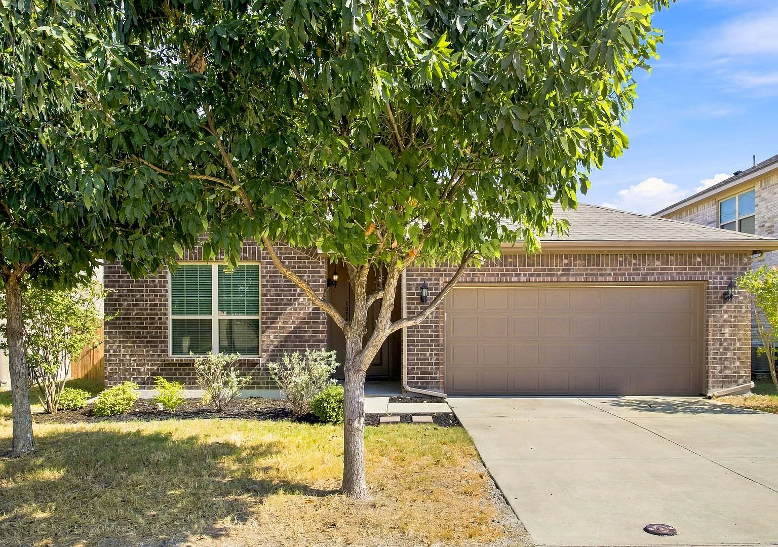 Beautiful Family Home — Photo 2