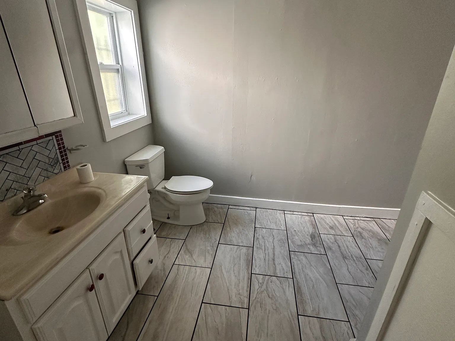 5 bed, 1512 sqft, $1,400 — Photo 3