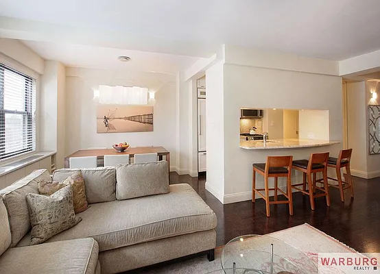 Sold by Warburg | media 4