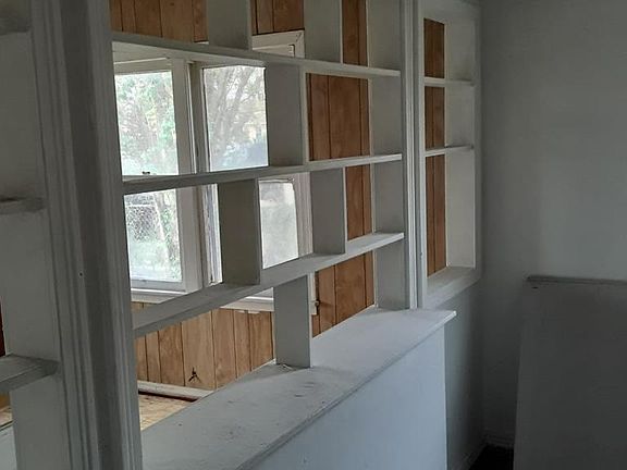 3rd image of 40 Shary Ave