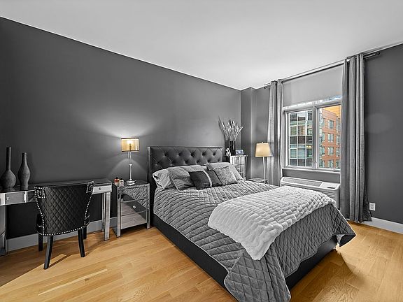 5th image of 2-26 50th Ave #10E