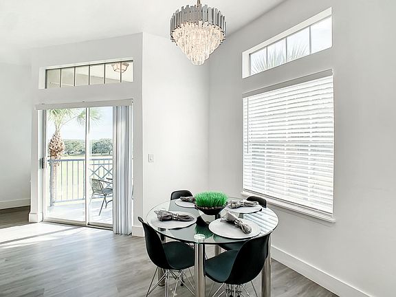 4th image of 7204 Westpointe Blvd #1135