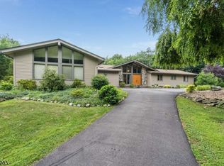 6 Gap View Dr, Blairstown, NJ 07825