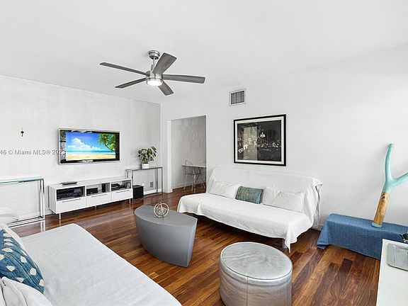 4th image of 1235 Euclid Ave APT 9