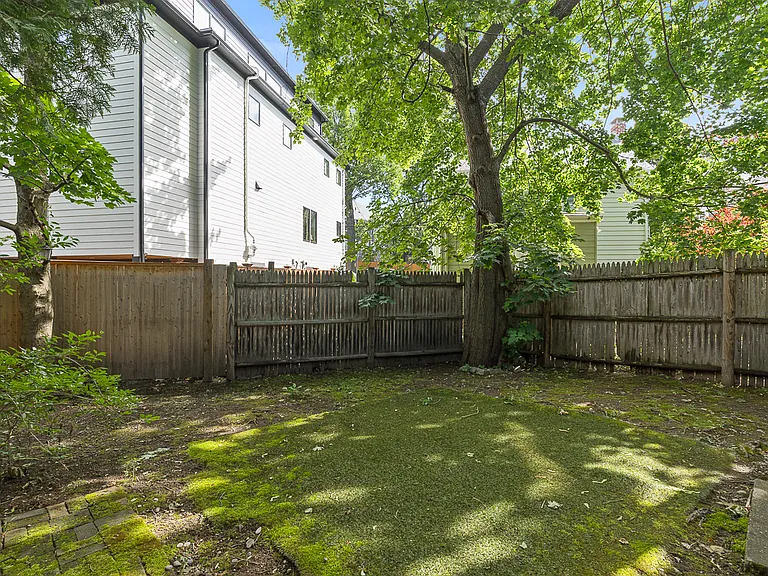 147 Cushing St #2 — Photo 11