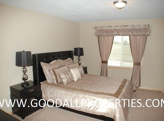 3rd image of 664 Villa Ct