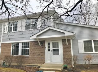 305 Plumwood Ln, Vernon Hills, IL 60061
