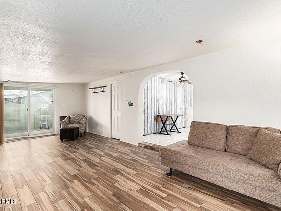 3rd image of 1607 W FRIESS Drive