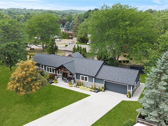2nd image of 3886 Glenview Dr