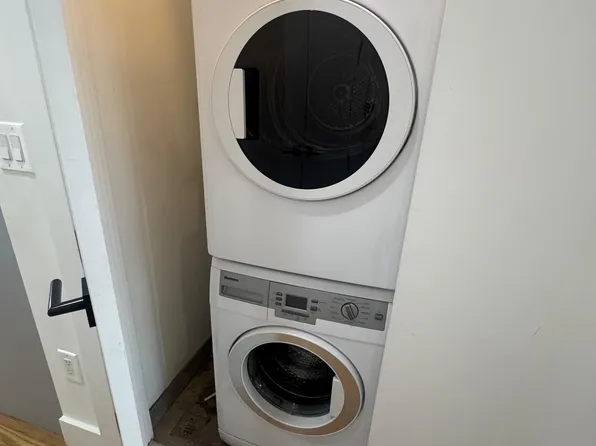 27 Kossuth Place image 11 of 11