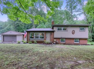 25088 Pimlico Ct, Farmington Hills, MI 48336