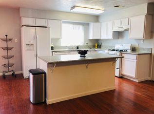 305 E Amber Way, Hanford, CA 93230