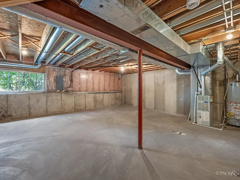 1058 E Danbury Dr — Photo 28