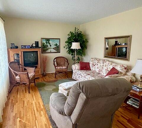 2nd image of 442 Greenwood Dr SE
