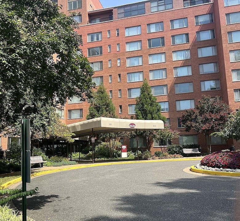 1st image of 1111 Arlington Blvd APT 929