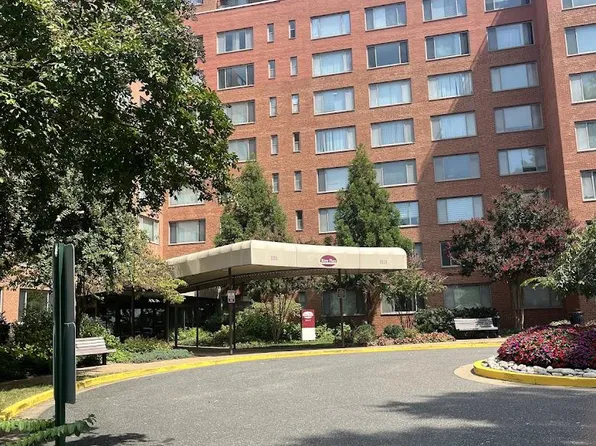 1111 Arlington Blvd APT 929, Arlington, VA 22209