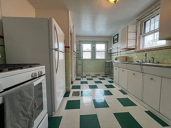 3rd image of 2753 Barth Ave
