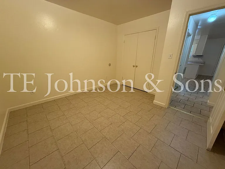 1606 Oak Croft Dr #D — Photo 6