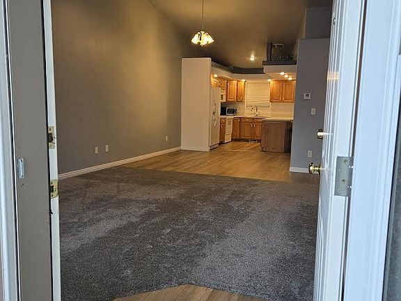 3rd image of 3081 E Stoneridge Cir