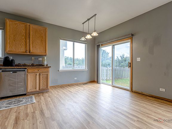 5th image of 357 W Waterbury Dr