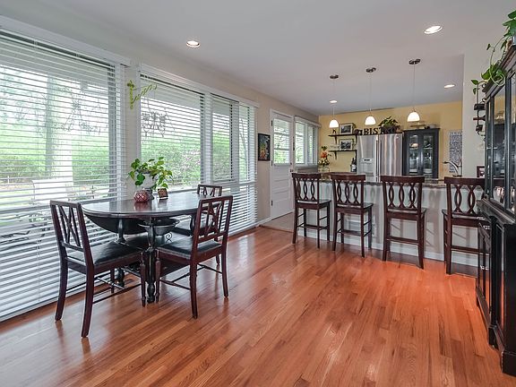 4th image of 771 Lantern Ln