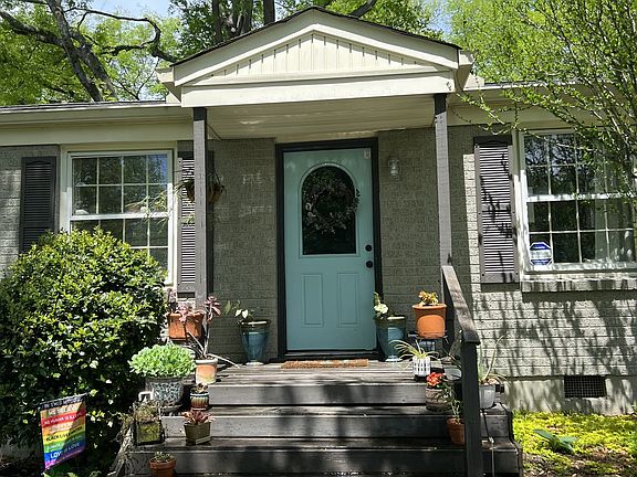 2nd image of 1906 Louanne Dr