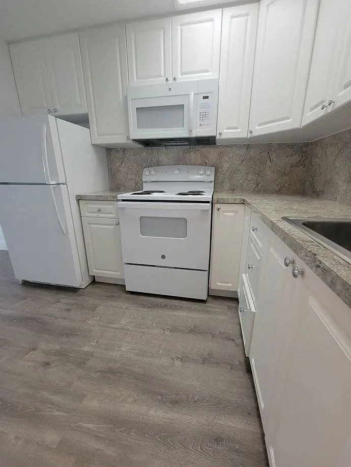 Mango Way Apartments — Photo 3