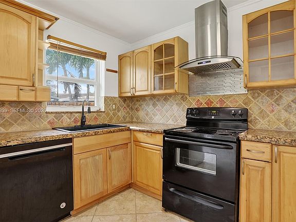 4th image of 2681 NW 63rd Ave