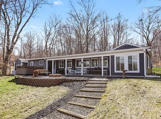 598 Scotts Dr, Delton, MI