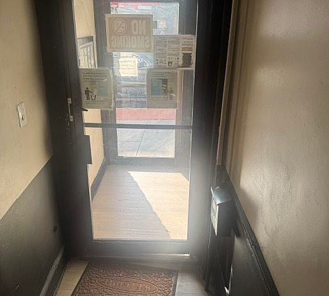 3rd image of 900 Summit Ave #8