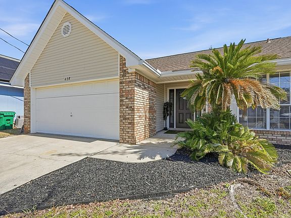 5th image of 428 Sandy Ridge Cir