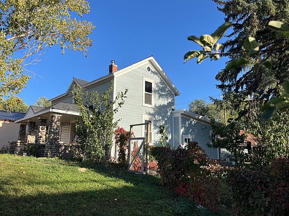 2nd image of 90 Mill St