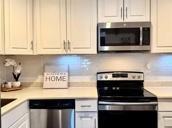 634 Fox Run Ln, Carmel, NY 10512