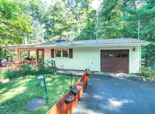 62 Point Mountain Rd, Lebanon, NJ 07882