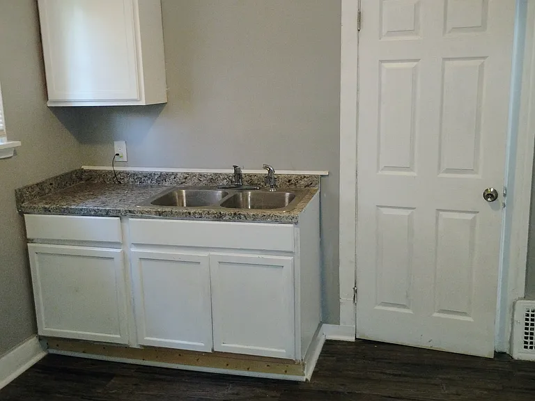 2680A Burlingame St — Photo 7