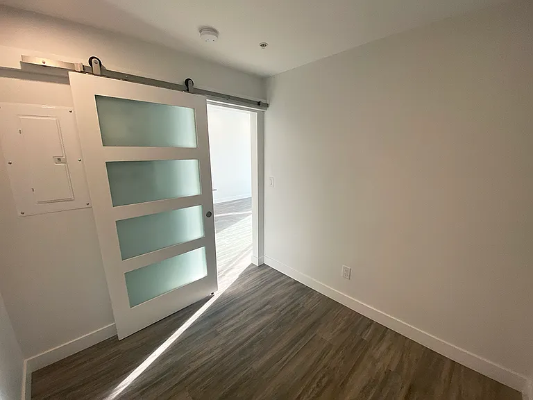 181 W 6th St #406 — Photo 21