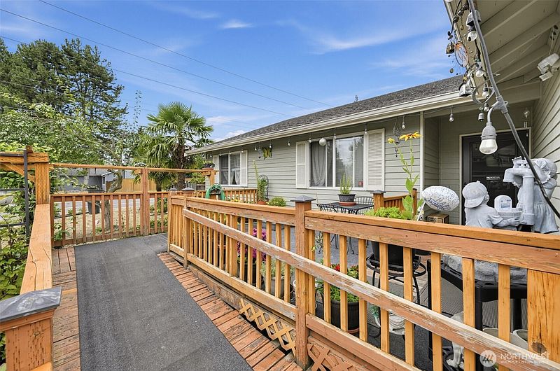 3rd image of 11606 SE 219th Place