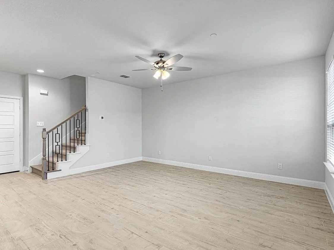 3 bed, 2.5 bath, 1613 sqft, $2,550 — Photo 4