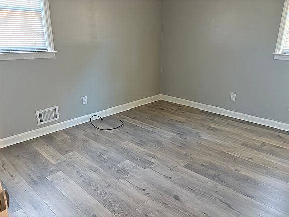 4th image of 310 Biddle Rd