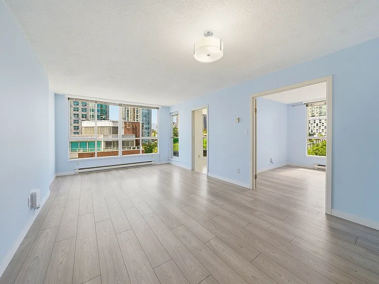 1500 Howe St #902 — Photo 2