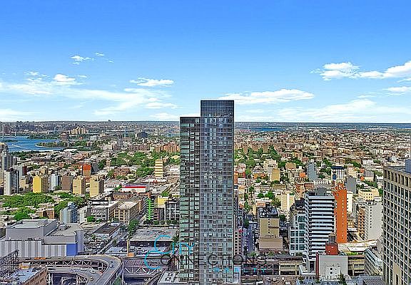 3rd image of 3 Court Sq APT 4507