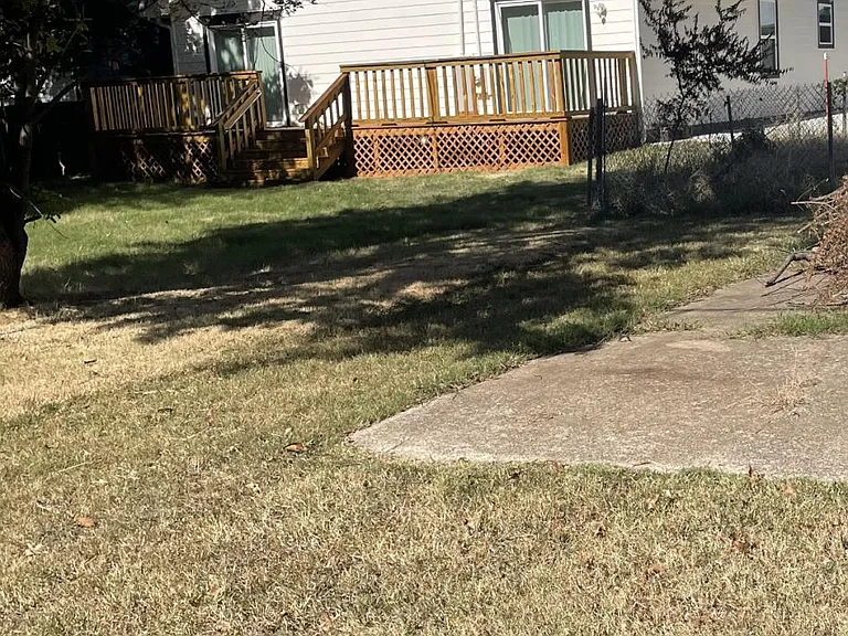 505 E Broadway Ave S — Photo 11