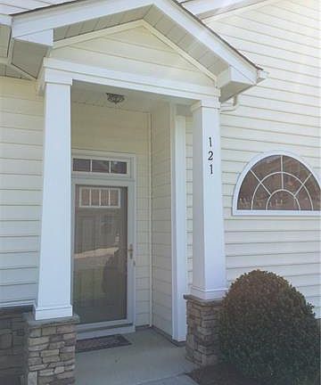 3rd image of 121 Misty Knoll Ln