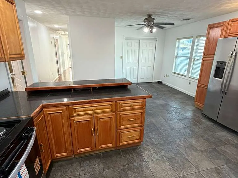 130-132 W Selden St #3 — Photo 3